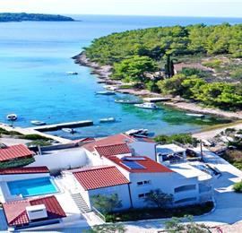 6 Bedroom Beachfront Villa with Heated Pool near Vela Luka on Korcula Island, Sleep 12